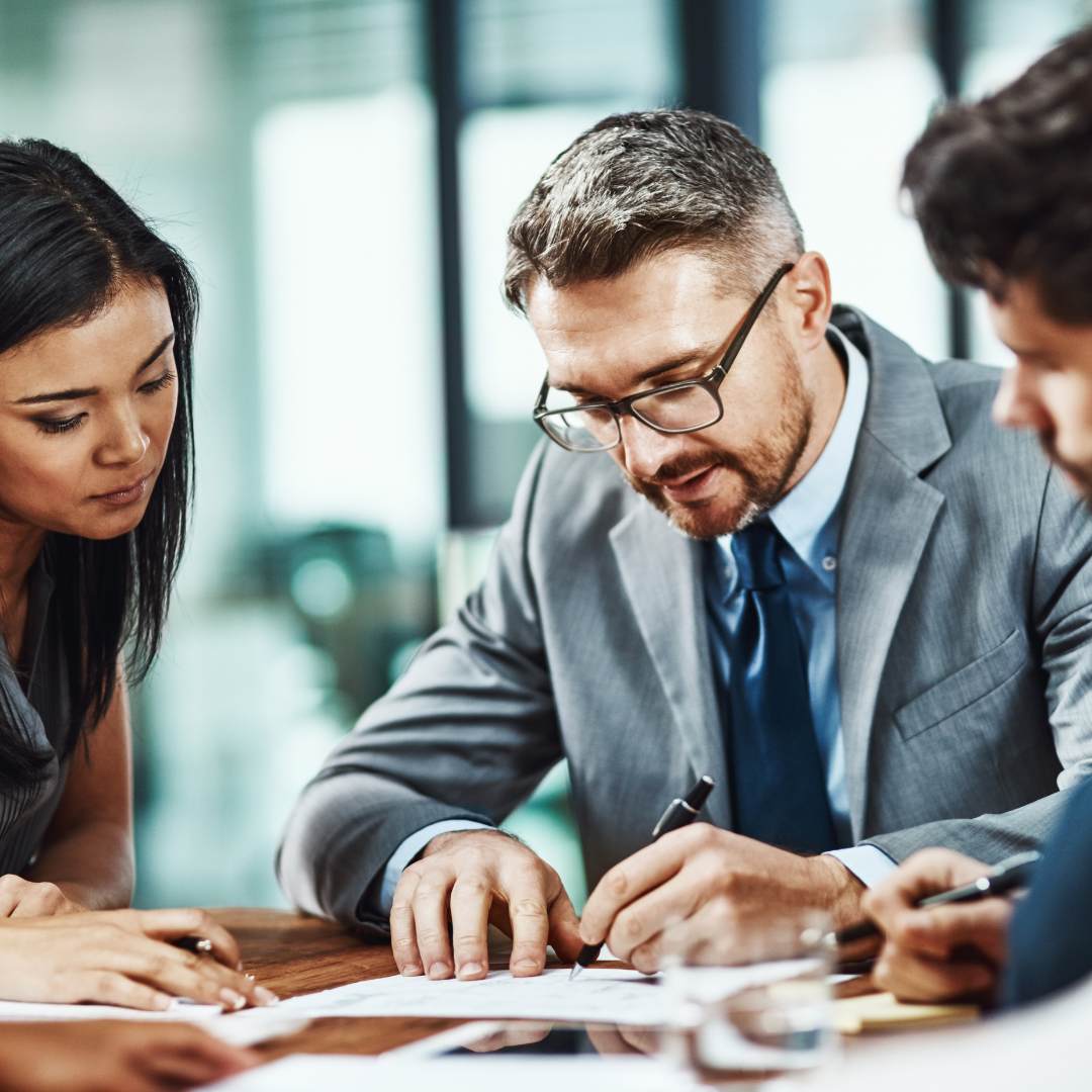 Consultant helping with business founder